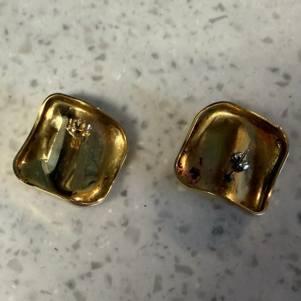 Vintage Gold Tone Sculptural Wavy Square Stud Earrings Modernist Chunky Bold - Picture 2 of 2